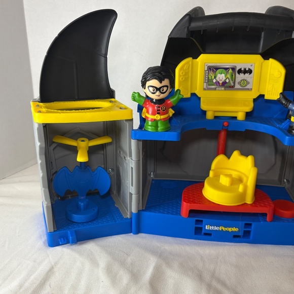 Little People DC Super Friends Batcave Playset Batman/Robin Action Figures WORKS - Picture 11 of 12